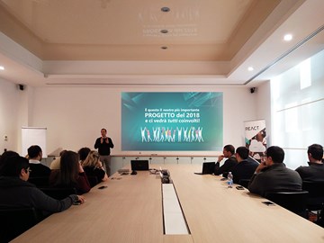 Marco Borgherese presenta il progetto React 2.0